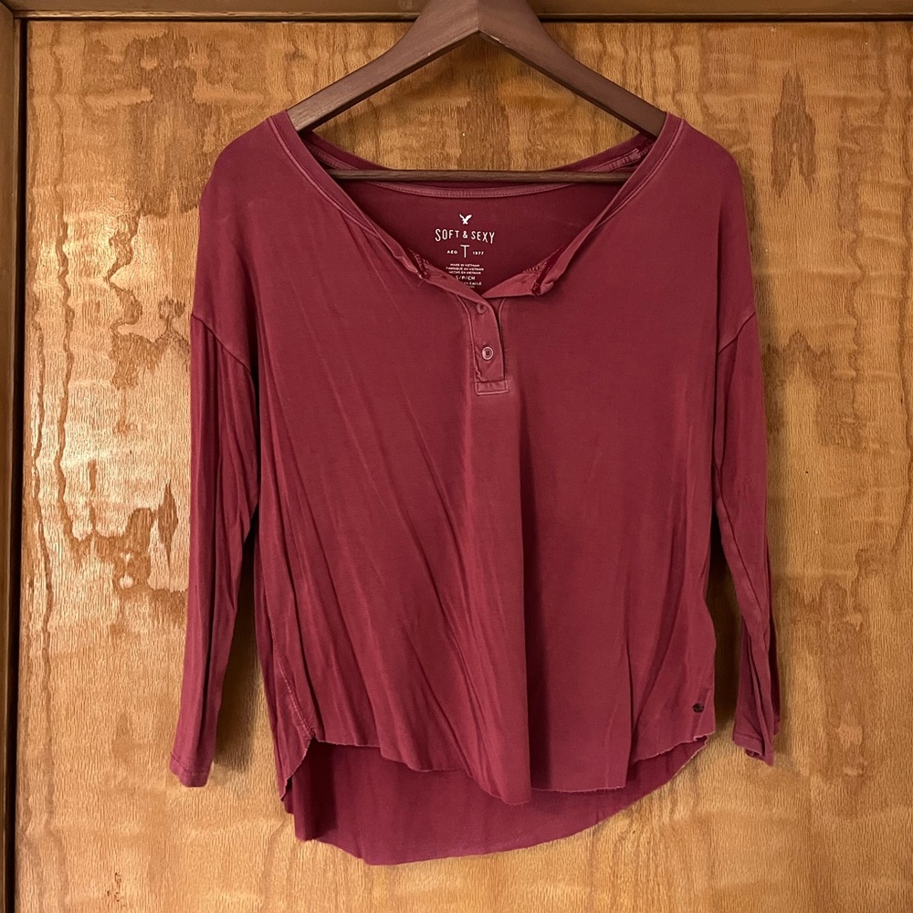 American Eagle Soft & Sexy cropped 3/4 sleeve wine color